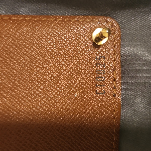 VINTAGE LOUIS VUTTION MONOGRAM CREDIT CARD AND PHOTO HOLDER - Picture 6 of 8